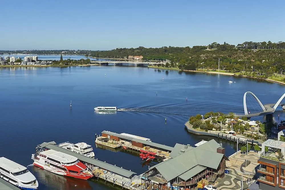 Doubletree By Hilton Perth Waterfront Hotel