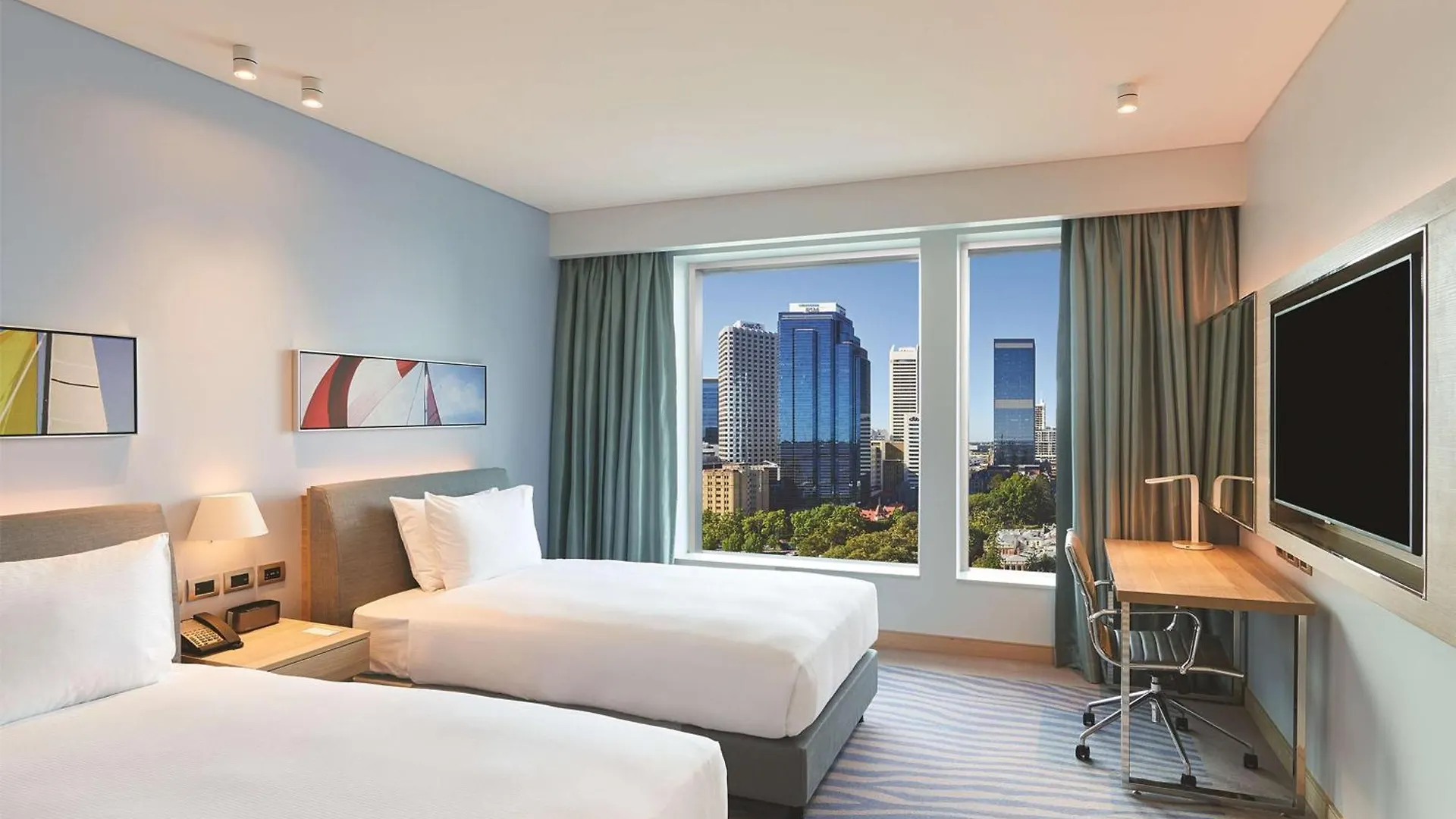 Doubletree By Hilton Perth Waterfront Hotel