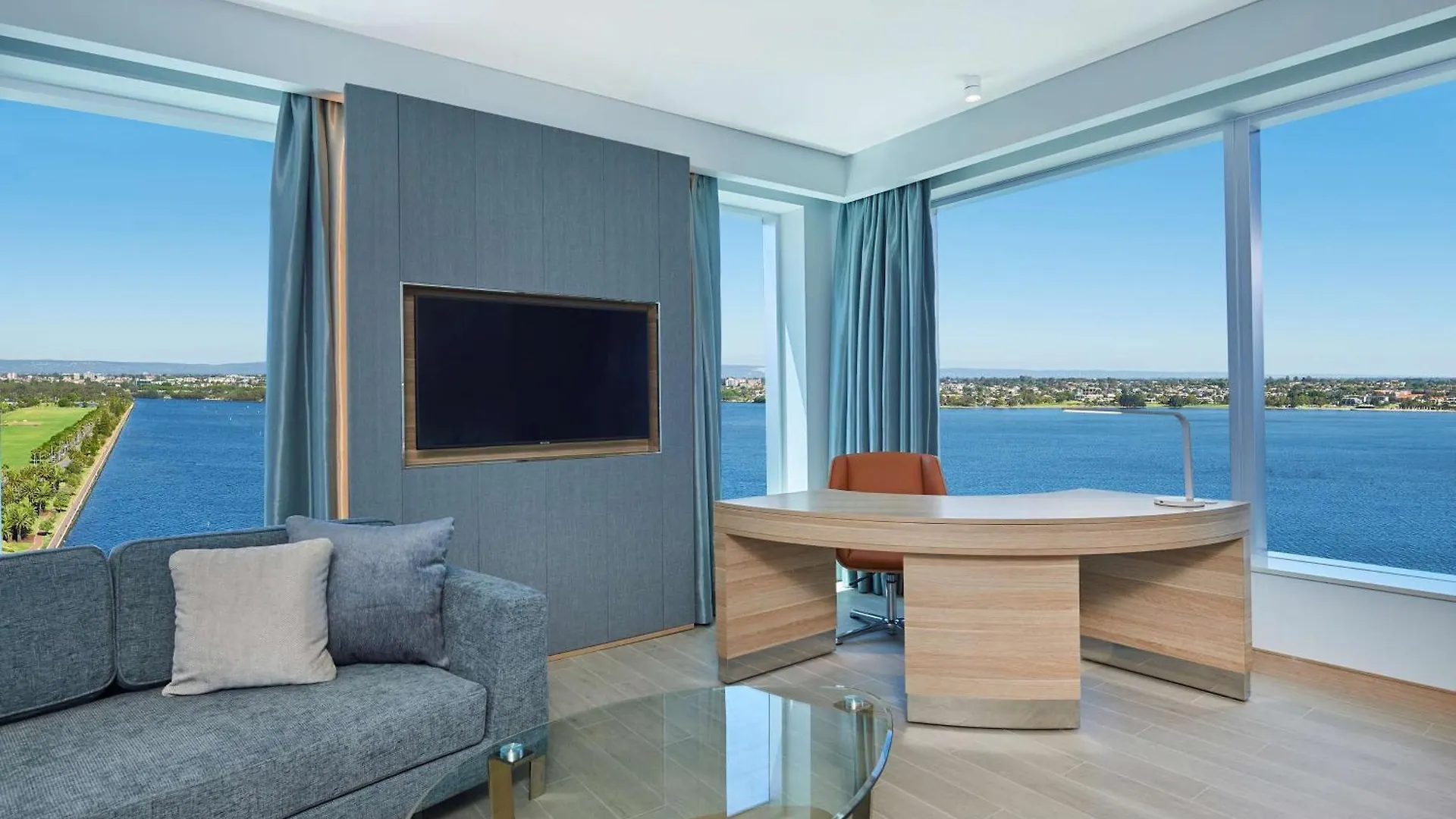 Doubletree By Hilton Perth Waterfront Hotel