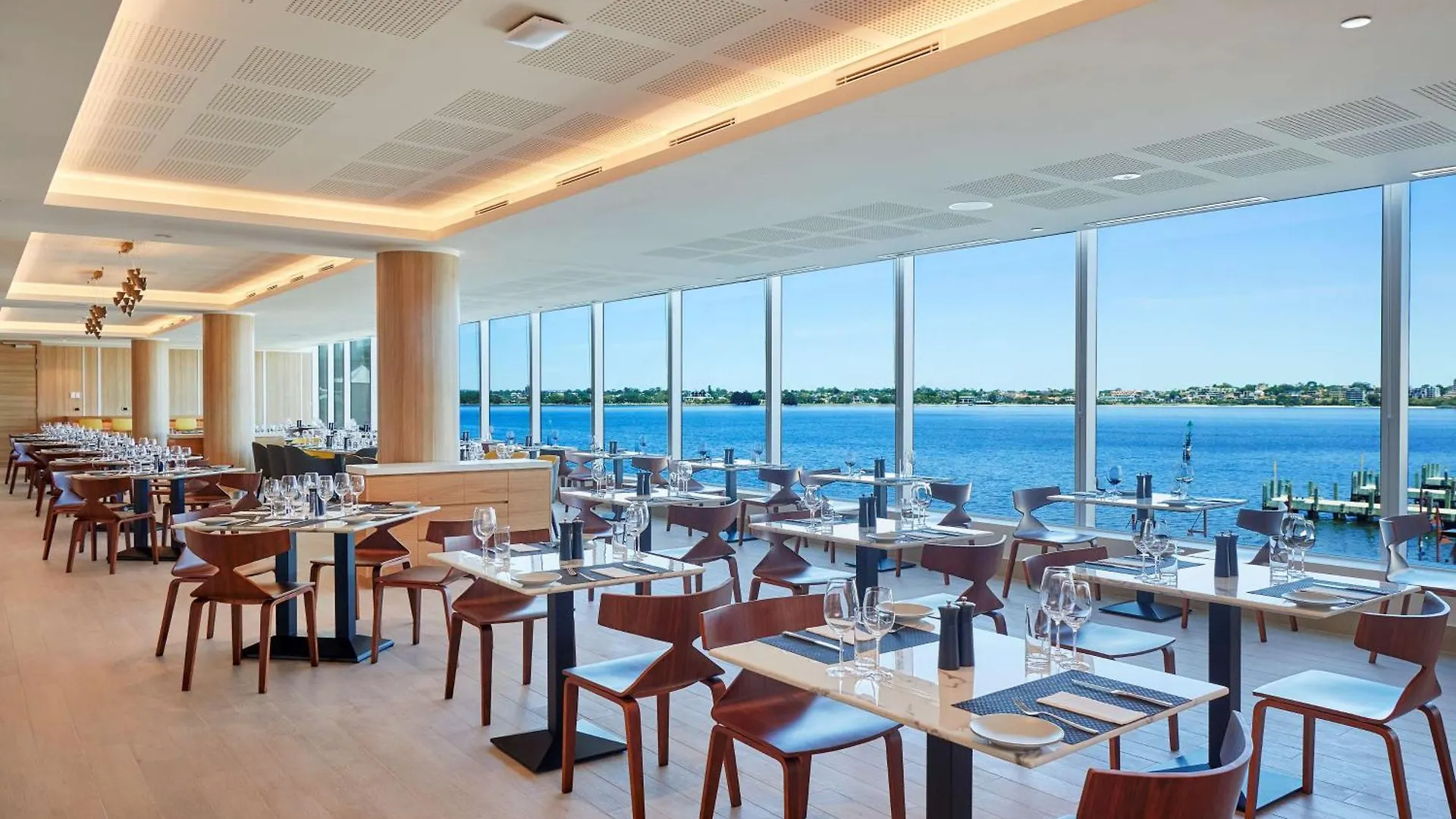 Doubletree By Hilton Perth Waterfront Hotel